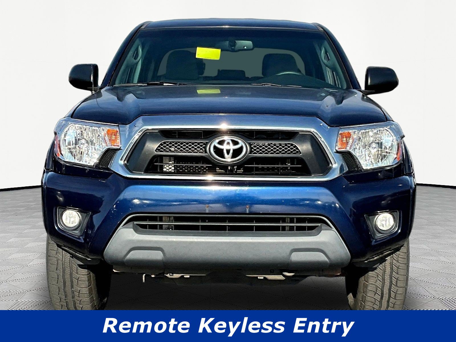 Used 2013 Toyota Tacoma PreRunner w/ SR5 Pkg RWD image 2