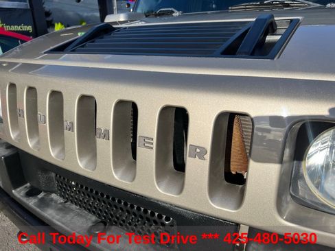 Used 2005 HUMMER H2 w/ Preferred Equipment Group AWD/4WD image 12