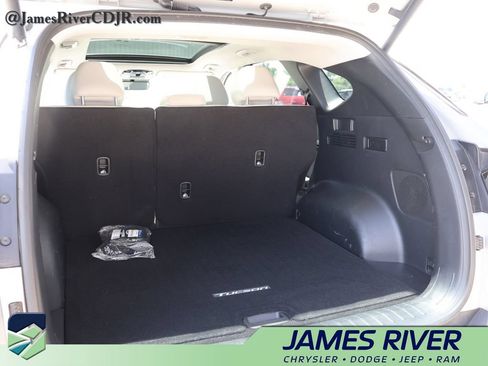 Used 2022 Hyundai Tucson Limited w/ Cargo Package FWD image 15