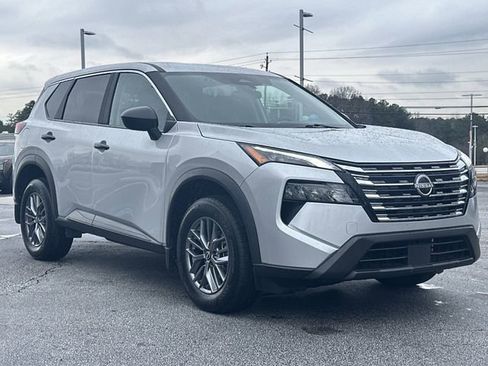 Certified 2025 Nissan Rogue S image 28