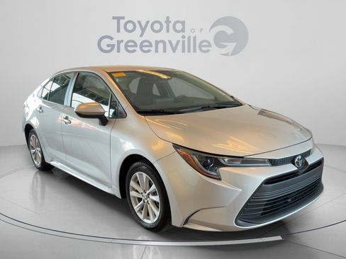 Certified 2025 Toyota Corolla LE w/ LE Premium Package FWD image 8