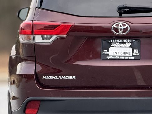 Used 2019 Toyota Highlander XLE image 15