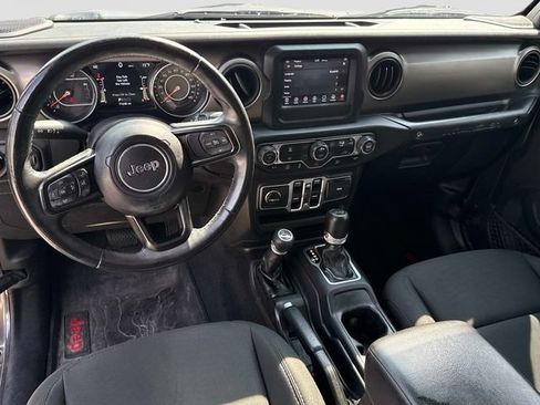 Used 2018 Jeep Wrangler Unlimited Sport S AWD/4WD image 19