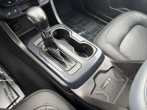 Used 2022 Chevrolet Colorado Z71 image 30