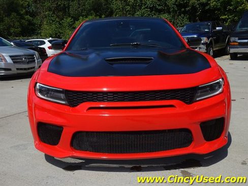 Used 2017 Dodge Charger R/T RWD image 2