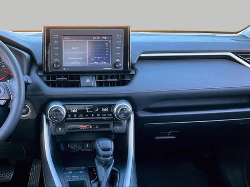 Used 2022 Toyota RAV4 XLE image 6