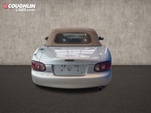 Used 2001 MAZDA MX-5 Miata LS image 4