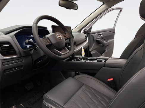 Used 2026 Nissan Rogue Platinum w/ Platinum Premium Package AWD/4WD image 10