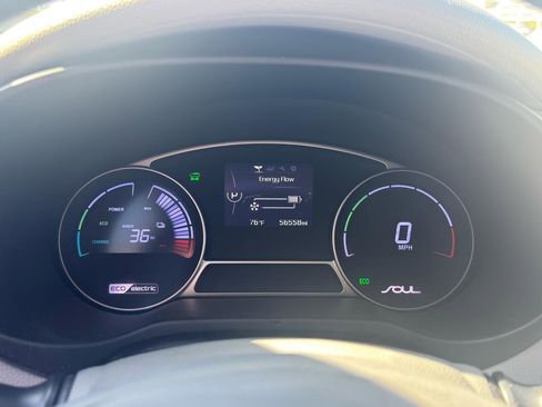 Used 2016 Kia Soul EV FWD image 20