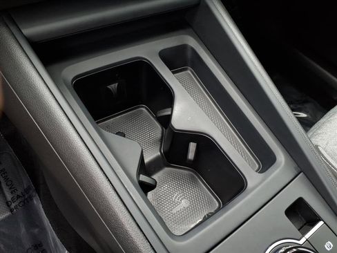 Certified 2025 Volkswagen Tiguan S image 28