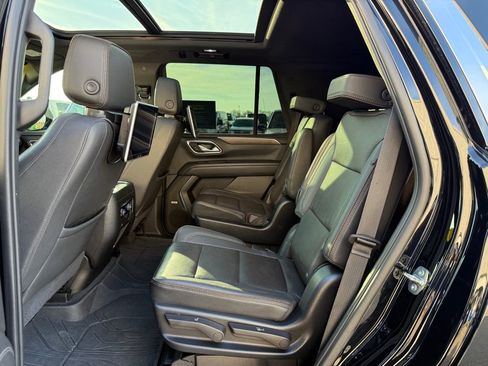 Used 2023 Chevrolet Tahoe High Country image 11