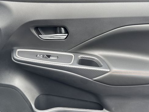 New 2025 Nissan Versa SR w/ Trunk Package image 18