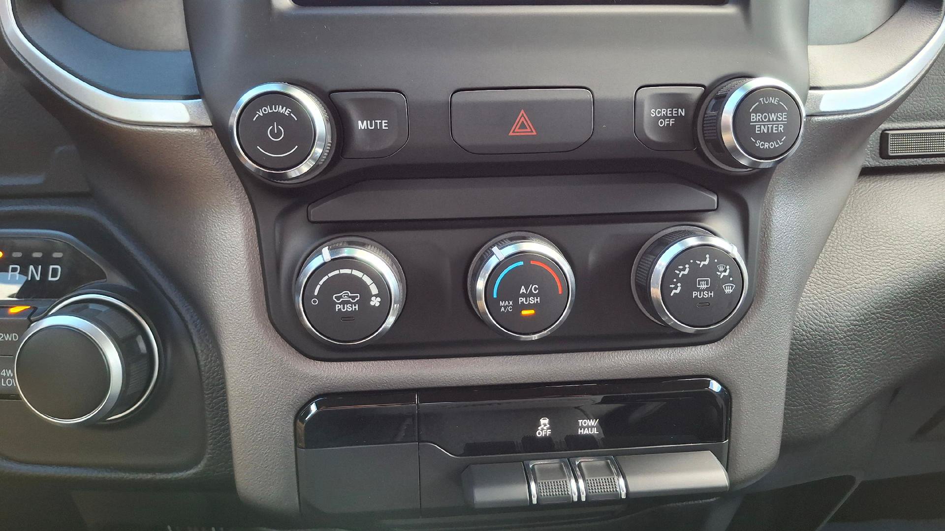 Used 2020 RAM 1500 Big Horn AWD/4WD image 18