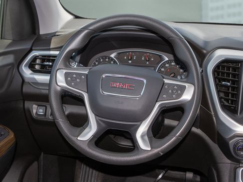 Used 2022 GMC Acadia SLE w/ Driver Convenience Package image 17
