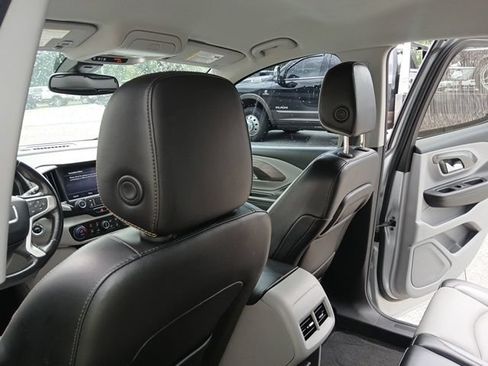 Used 2020 GMC Terrain SLT AWD/4WD image 12