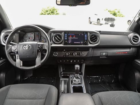 Used 2019 Toyota Tacoma TRD Sport w/ Technology Package RWD image 12