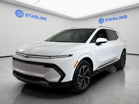 Used 2025 Chevrolet Equinox EV LT w/ Convenience Package image 16