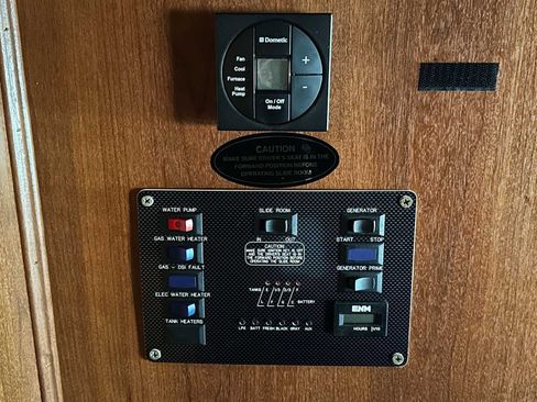 Used 2014 Chevrolet Express 4500 w/ RV Package image 21