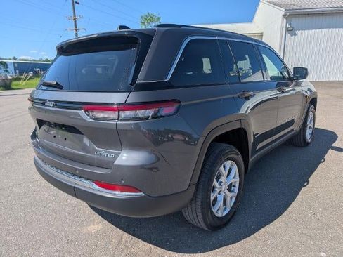 Used 2023 Jeep Grand Cherokee Limited AWD/4WD image 4