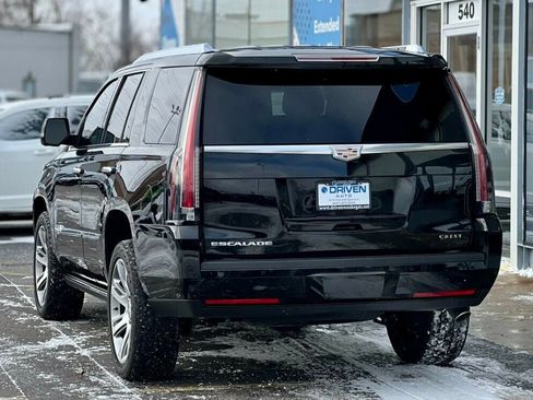 Used 2015 Cadillac Escalade Premium image 3