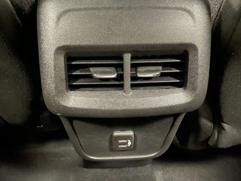 Used 2023 Chevrolet Equinox LT image 22