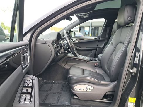 Used 2020 Porsche Macan image 11