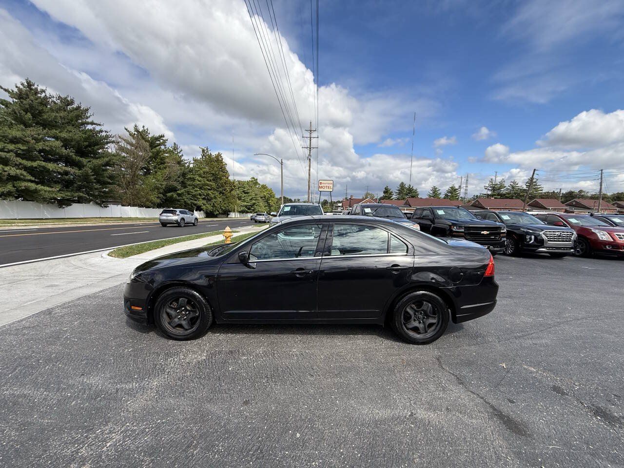 Used 2011 Ford Fusion SE FWD image 4