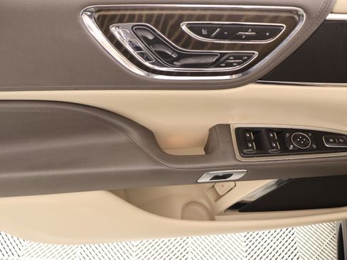 Used 2019 Lincoln Continental Reserve FWD image 16