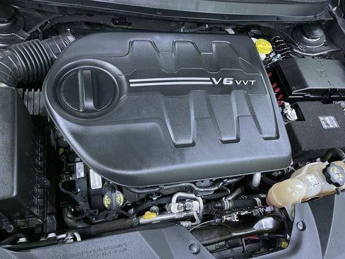 Used 2021 Jeep Cherokee Latitude Lux w/ Sun & Sound Group image 18