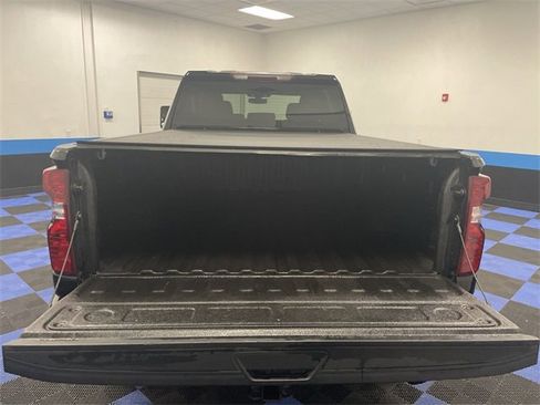 Used 2022 Chevrolet Silverado 2500 Custom w/ Custom Value Package image 23