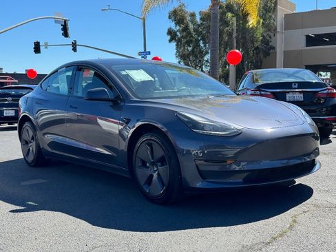 Used 2023 Tesla Model 3 Standard Range image 5