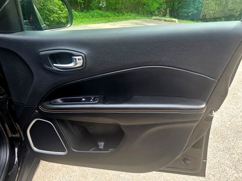 Used 2017 Jeep Compass Latitude w/ Popular Equipment Group image 17