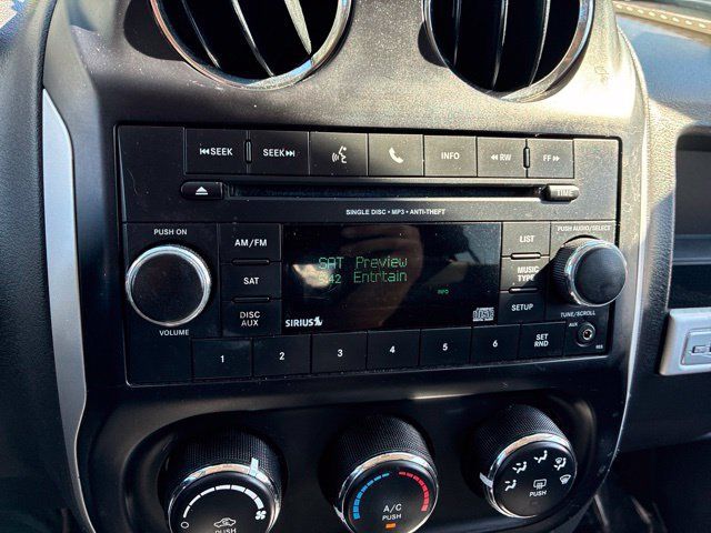 Used 2017 Jeep Compass Latitude AWD/4WD image 29