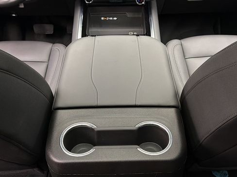 Used 2025 Chevrolet Tahoe Z71 w/ Comfort Package image 38