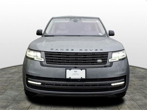 Used 2023 Land Rover Range Rover SE image 2