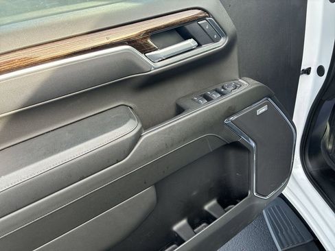 Used 2025 GMC Sierra 1500 Elevation w/ Elevation Premium Package image 13