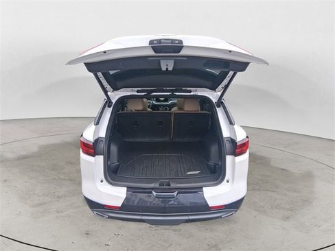 Used 2025 Chevrolet Blazer Premier w/ Driver Confidence II Package image 16