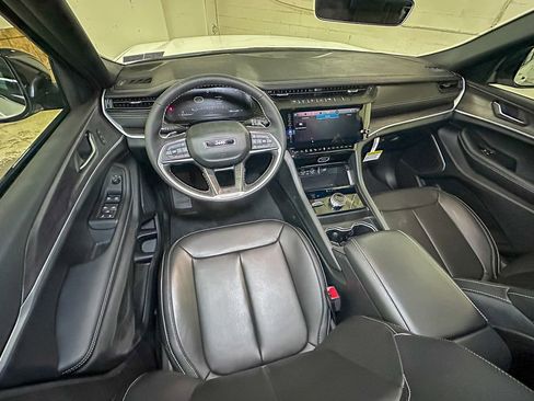 New 2026 Jeep Grand Cherokee Limited image 9