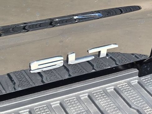 Used 2022 GMC Sierra 2500 SLT w/ Gooseneck/5TH Wheel Package AWD/4WD image 8