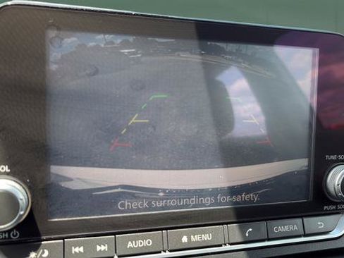 Used 2025 Nissan Altima 2.5 SV FWD image 12