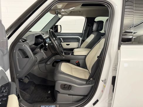 Used 2024 Land Rover Defender 110 X-Dynamic SE AWD/4WD image 11