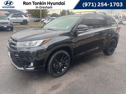Used 2017 Toyota Highlander SE