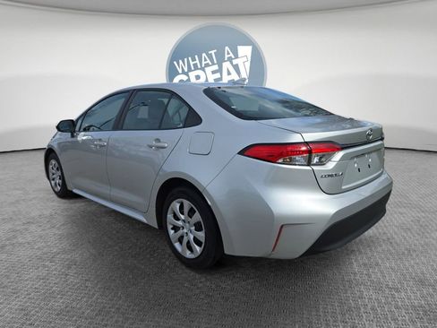 Used 2023 Toyota Corolla LE image 6