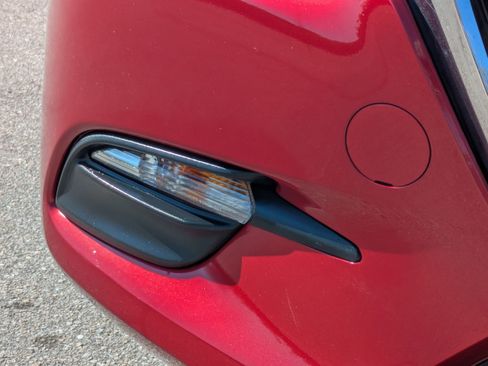 Used 2018 MAZDA MAZDA3 Touring image 12