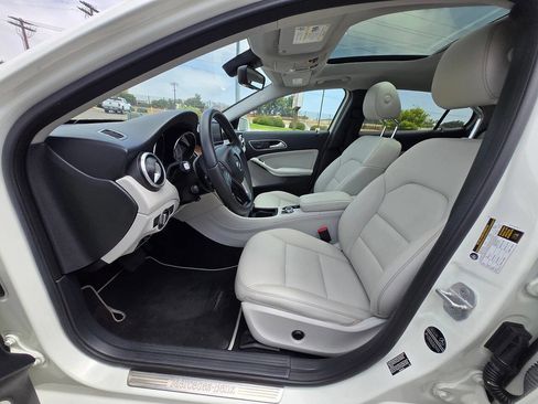 Used 2015 Mercedes-Benz GLA 250 image 21