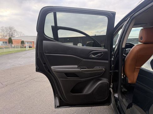 Used 2018 GMC Acadia SLT w/ LPO, Protection Package image 19