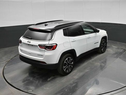 Used 2024 Jeep Compass Limited image 28