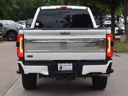 Used 2024 Ford F250 Platinum image 9