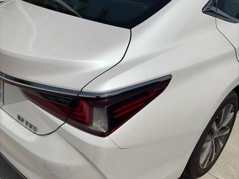 Used 2020 Lexus ES 350 w/ Premium Package FWD image 6
