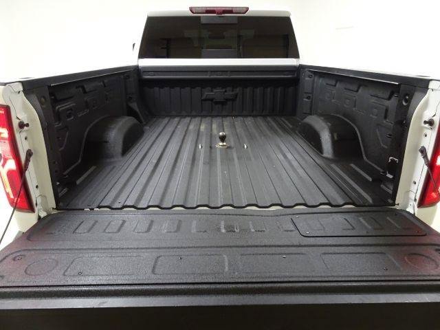 Used 2024 Chevrolet Silverado 2500 LTZ w/ LTZ Convenience Package AWD/4WD image 15